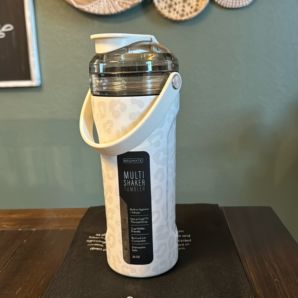 BruMate 26oz MultiShaker Bottle Limited Edition Limestone Leopard. Brand New!